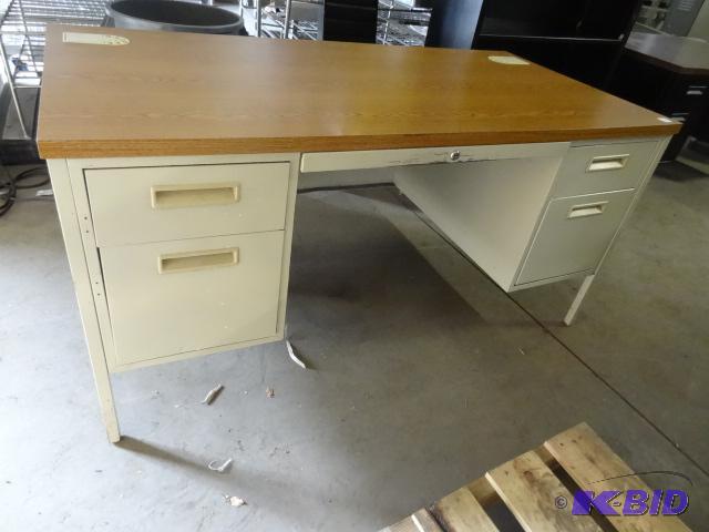 Metal Office Desk. 60 X 30 X 29 4 Drawer...