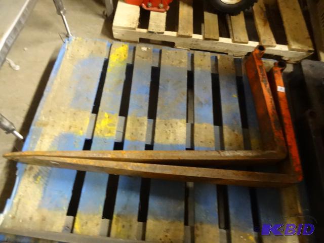 Set of Pallet Forks 42 X 4...