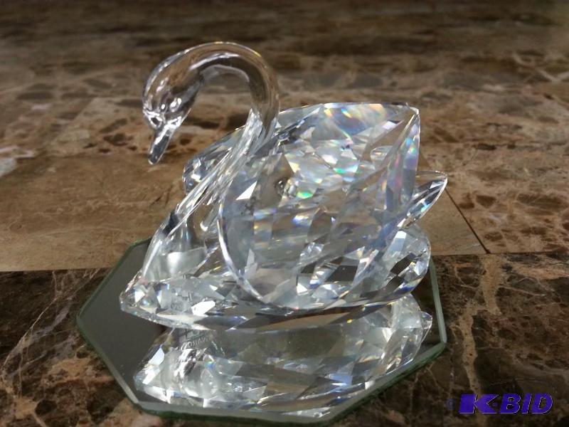 Swarovski Crystal Swan Figurine Retired