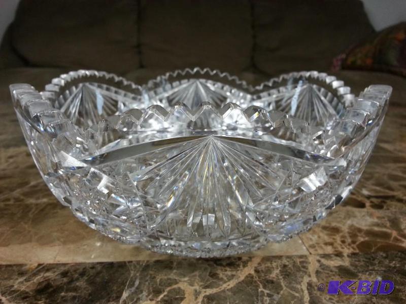 High-End Heavy, Thick Cut Crystal Sawtooth Bowl