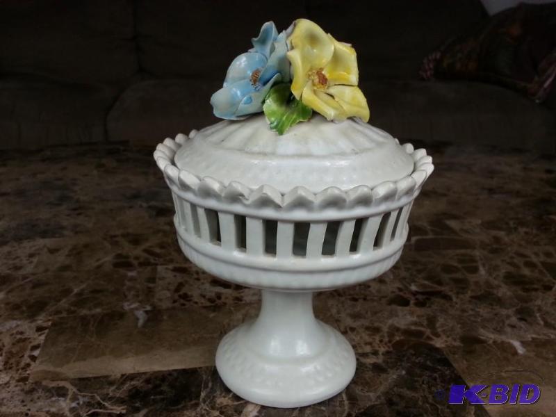 1922 () Pierced Floral Porcelain Covered Compote Dish