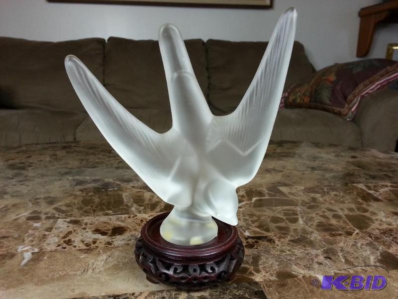Flying Frosted Dove Bird Frosted Crystal Glass Made in France