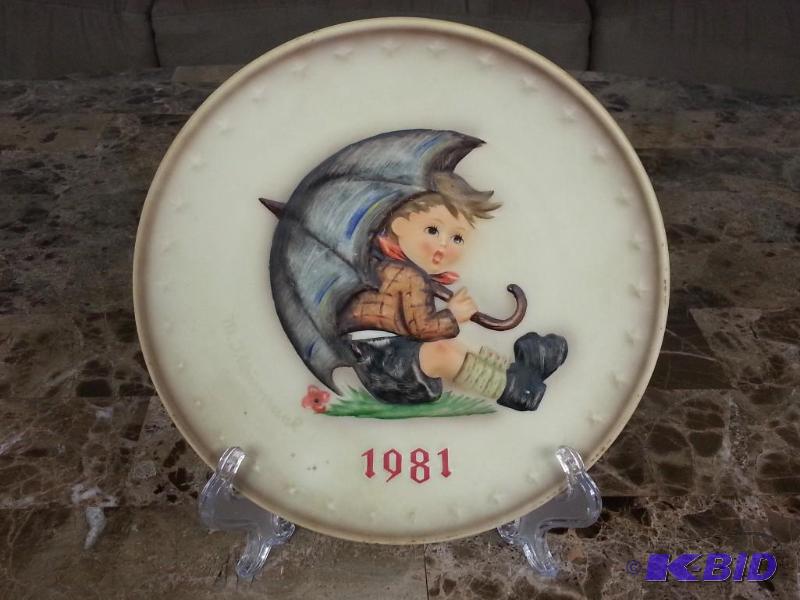 Goebel Hummel 1981 Annual Collectors Plate w Box