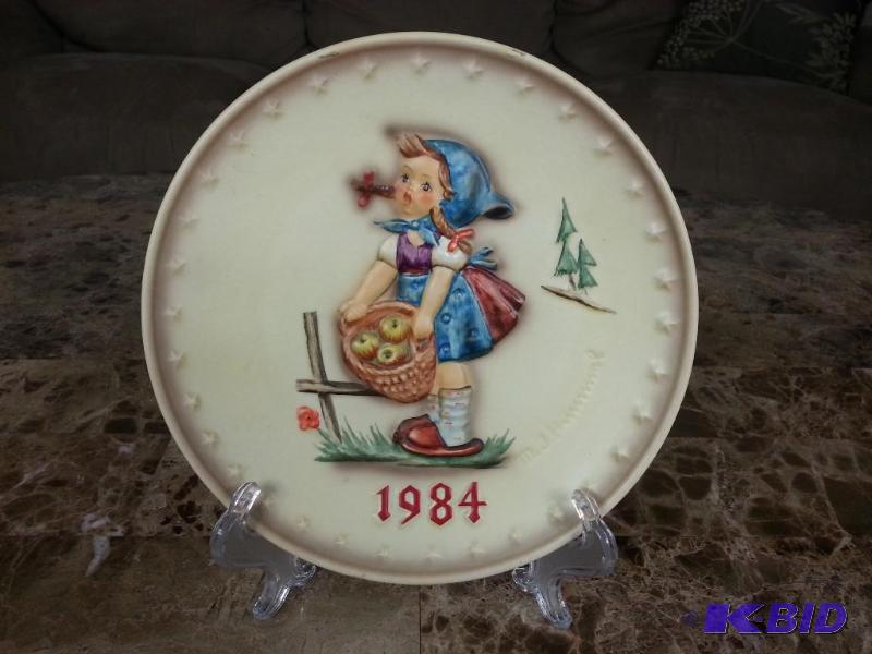 Goebel Hummel 1984 Annual Collectors Plate w Box