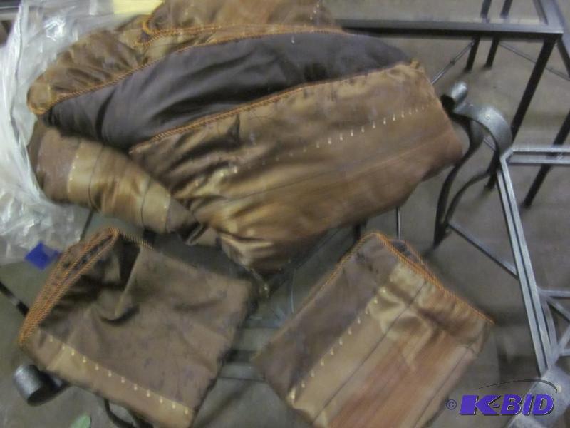 Queen size quilt and (2) shams.&nbsp  &nbsp...
