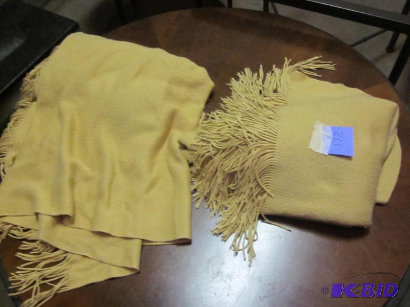 Lot of (2) soft and comfortable throw blanket...