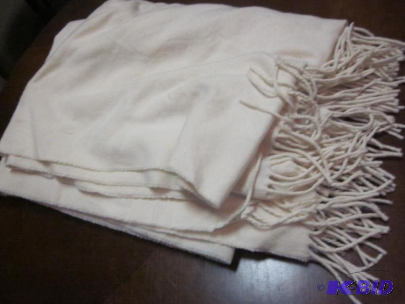 Soft and comfortable throw blanket.&nbsp  &n...
