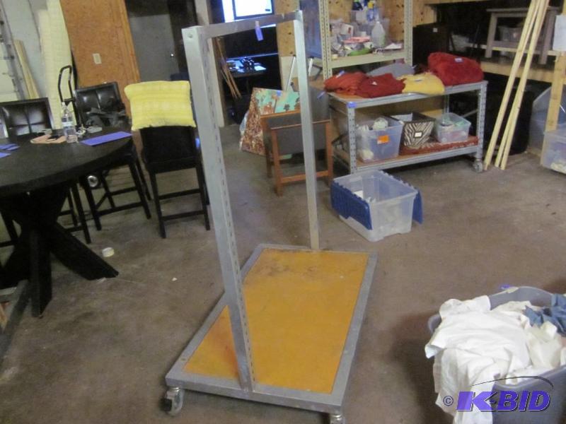 Rolling industrial rack with large locking wh...