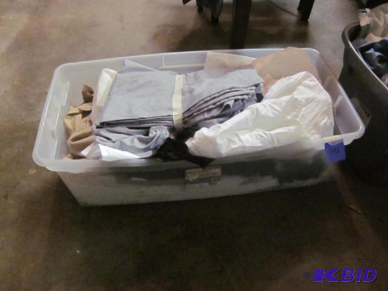 Large lot of queen size bed sheets.  &nbsp  ...