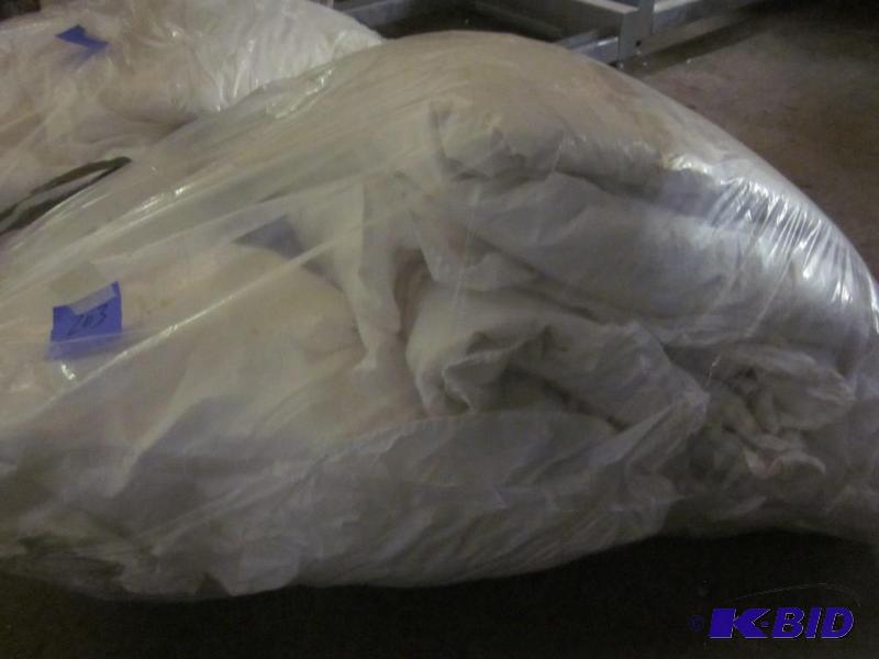 Queen size white ruffled comforter.  &nbsp  ...