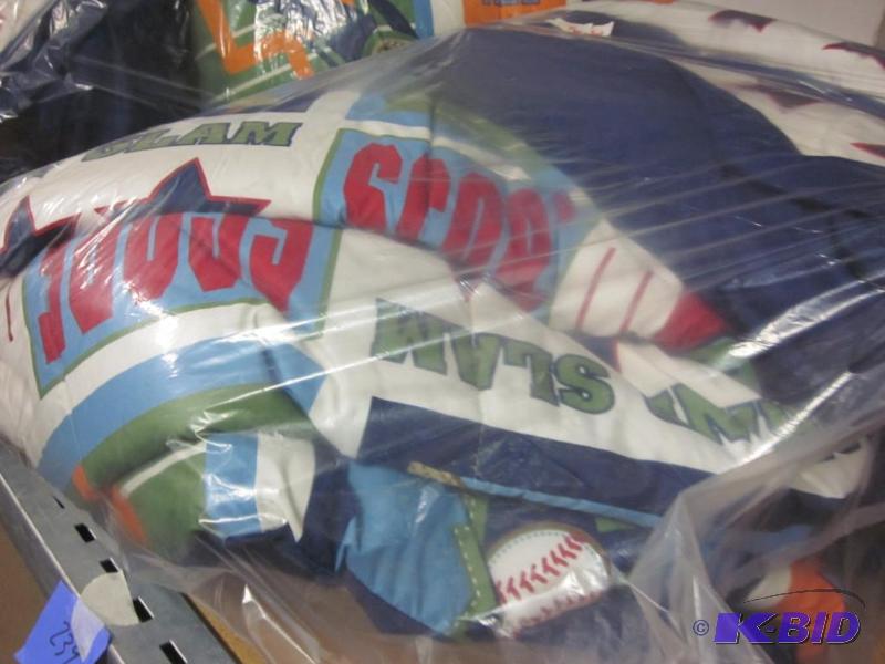 Twin size sport theme comforter and bedding s...