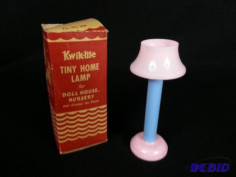 lot 21 image: RARE Kwik-Lite Doll House Mini Lamp w Original Box