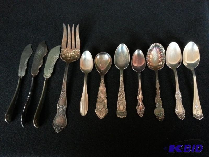 lot 4 image: 11 Piece Misc. Antique & Vintage Ornate Silverplate Flatware