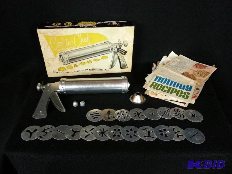 lot 68 image: Vintage 1950s Cookie-Chef Trigger-Quick Cookie Press Original Box