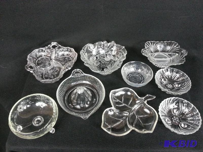 lot 9 image: 9 Piece Vintage Glassware Dish & Juicer Compilation