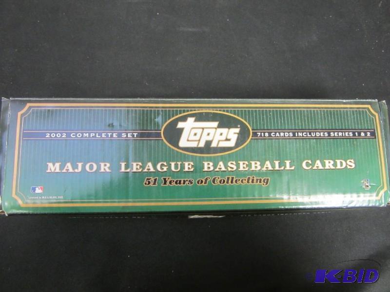 lot 13 image: Box 2002 Topps Baseball Cards