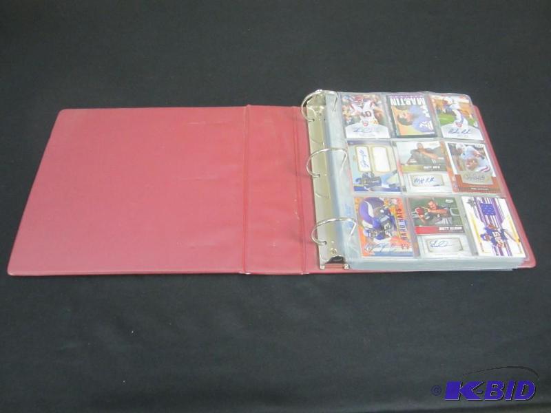 lot 33 image: Binder of MN Vikings Football Cards - Some Vintage