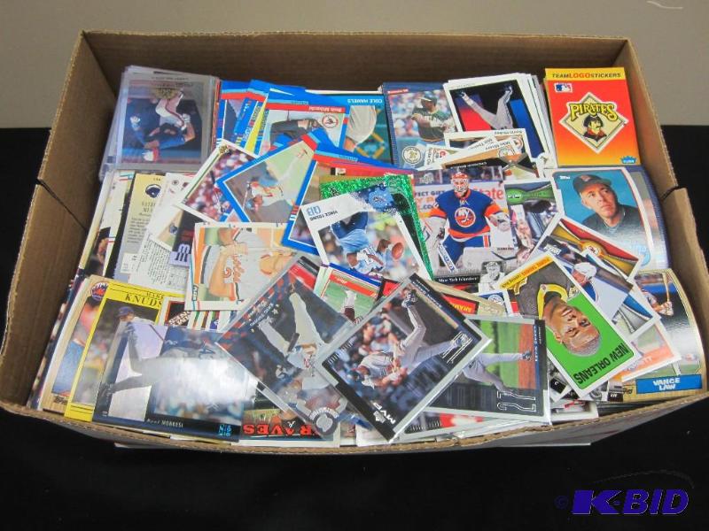 lot 55 image: Large Lot of Sports Cards