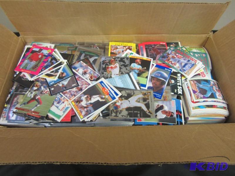 lot 56 image: Large Lot of Sports Cards