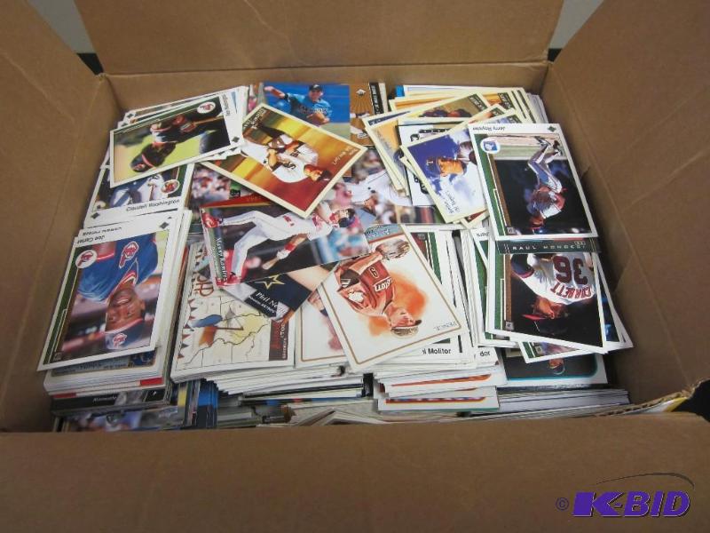 lot 58 image: Large Lot of Baseball Cards