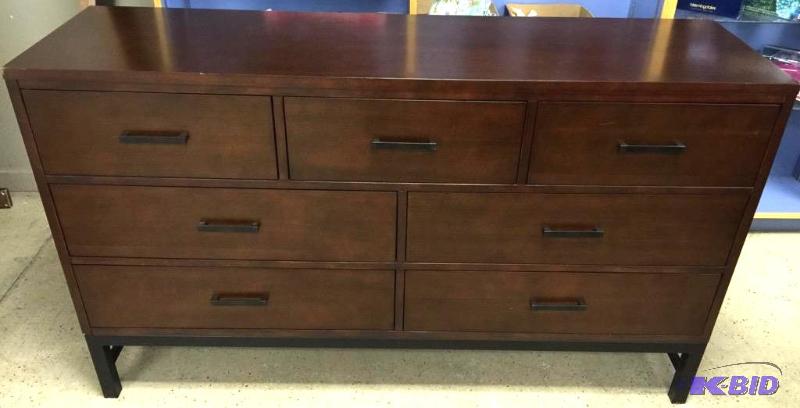 lot 26 image: Klaussner International Mocha Dresser With Mirror