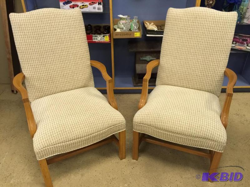 lot 27 image: 2 Like New Upholstered Ivory Chairs