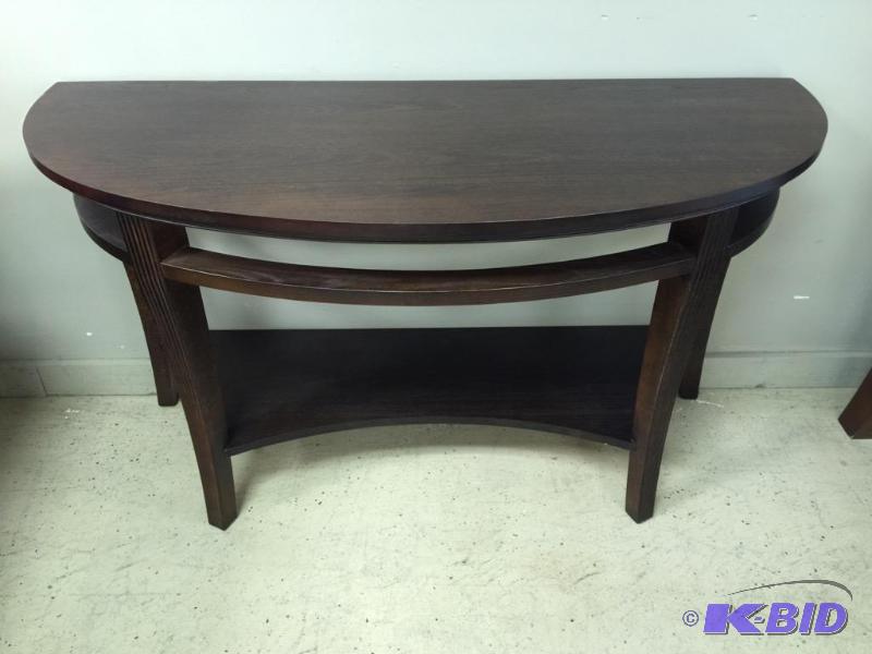 lot 32 image: Riverside Furniture Mocha Sofa Table