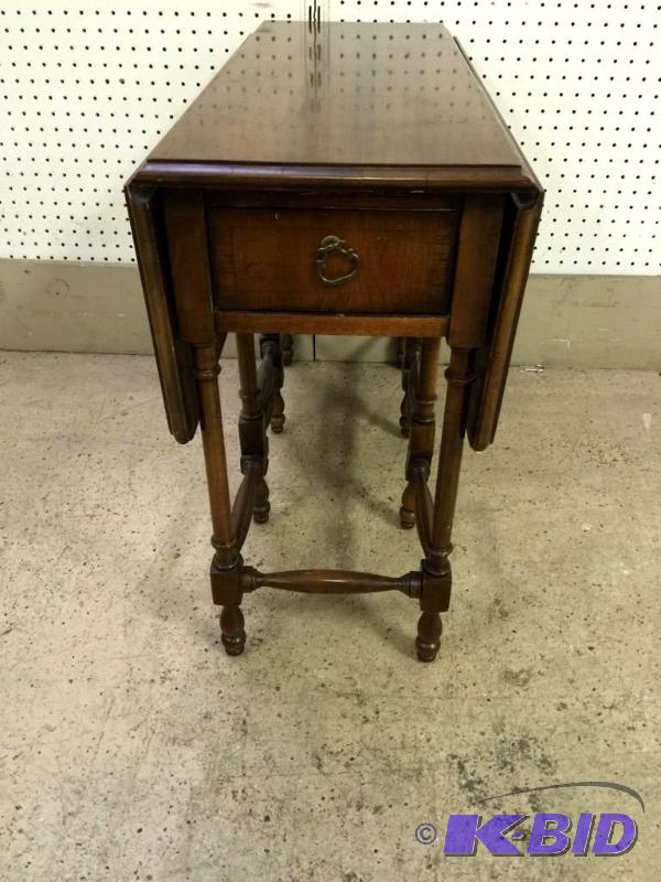 lot 50 image: Vintage Drop Leaf Side Table With Pull Out Drawer