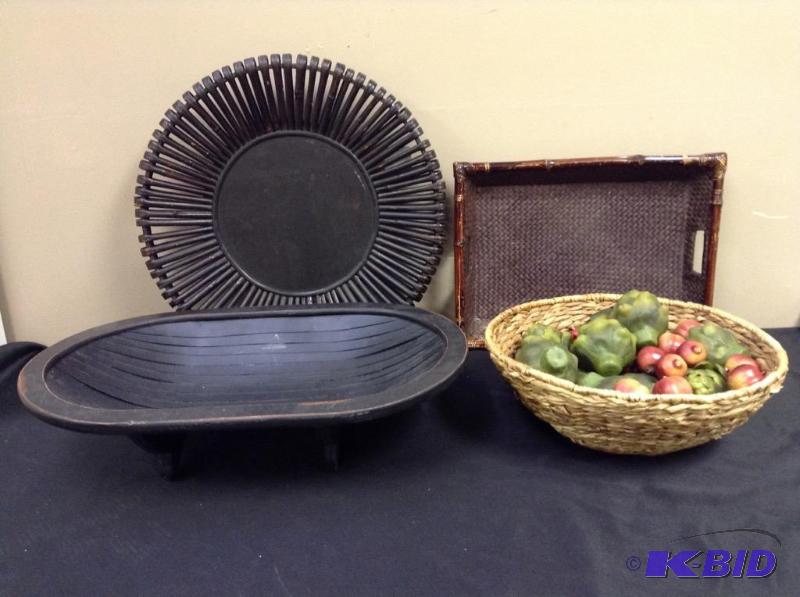 lot 77 image: 4 Trays and Bowls