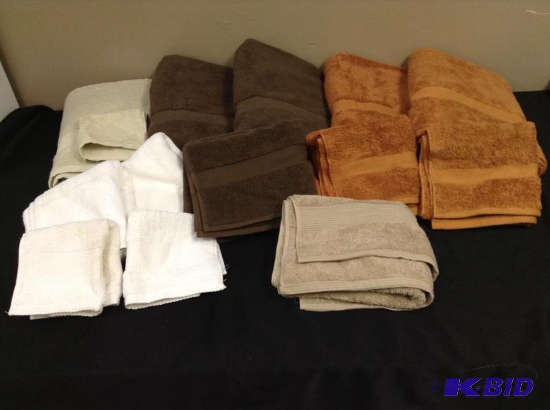 lot 84 image: Lot of Bath Towels & Wash Cloths