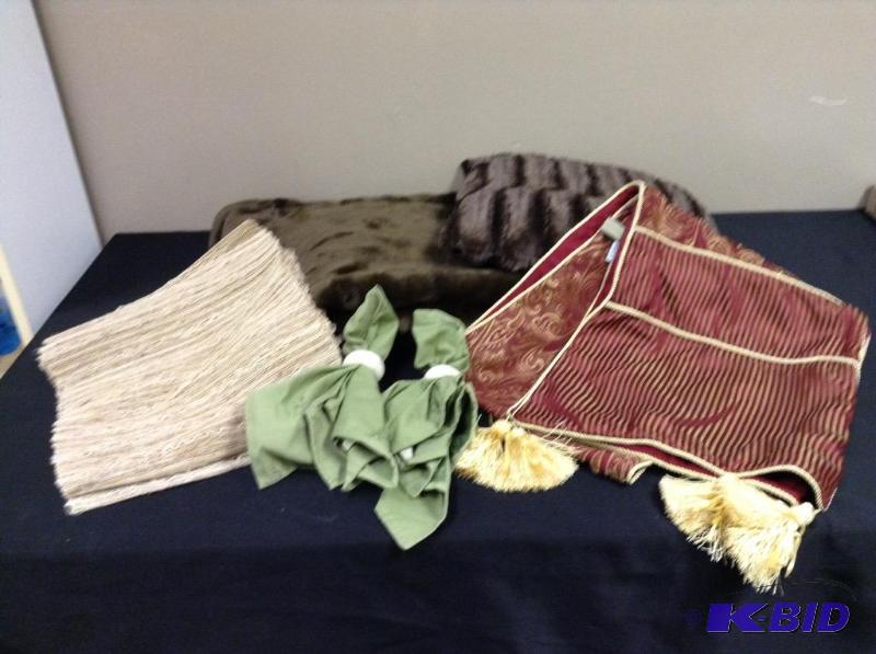 lot 88 image: Blanket, Table Runners and Pillow