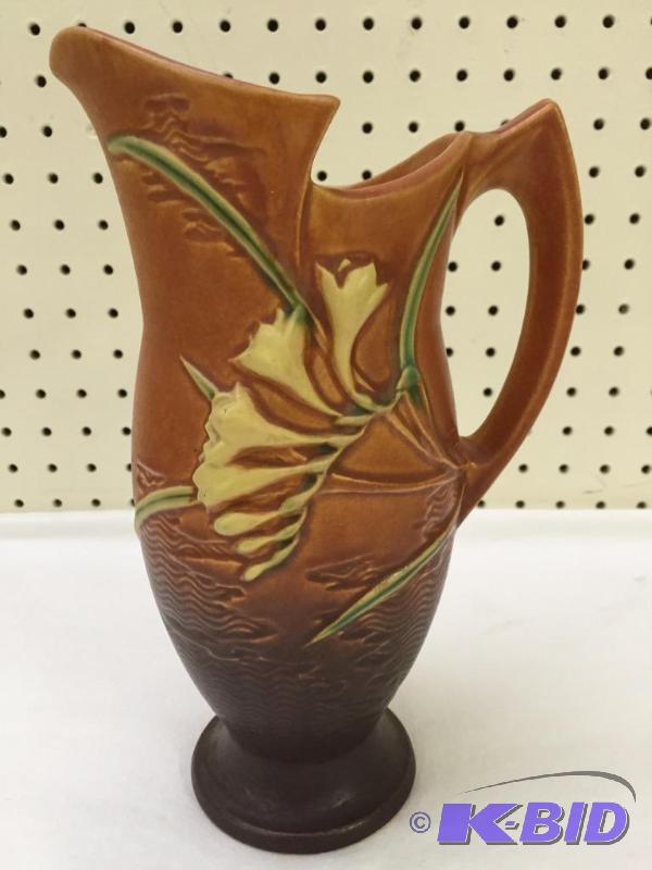 lot 93 image: Roseville Art Pottery