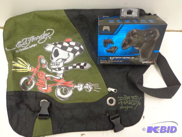 lot 101 image: Playstation controller and Laptop case   Blue...