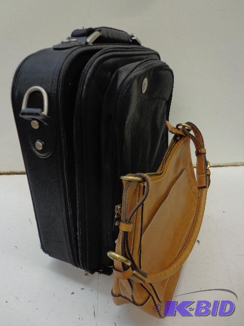 lot 110 image: Dell laptop case   Case in great condition  D...