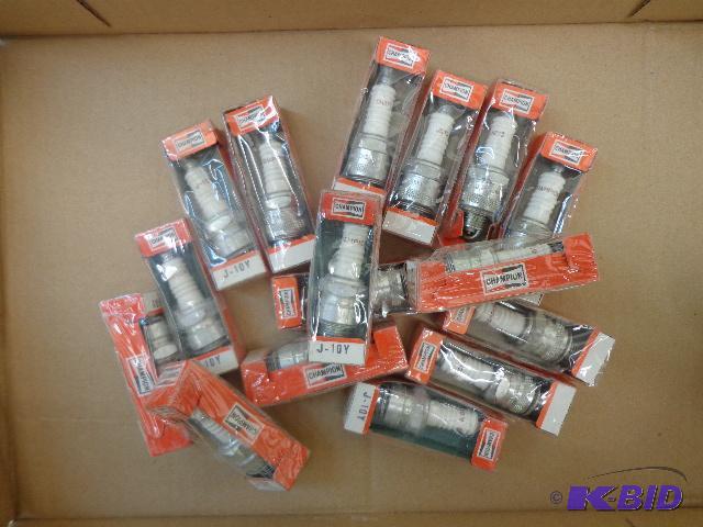 lot 113 image: Spark plugs   Champion  J10-Y, J12YC &nb...