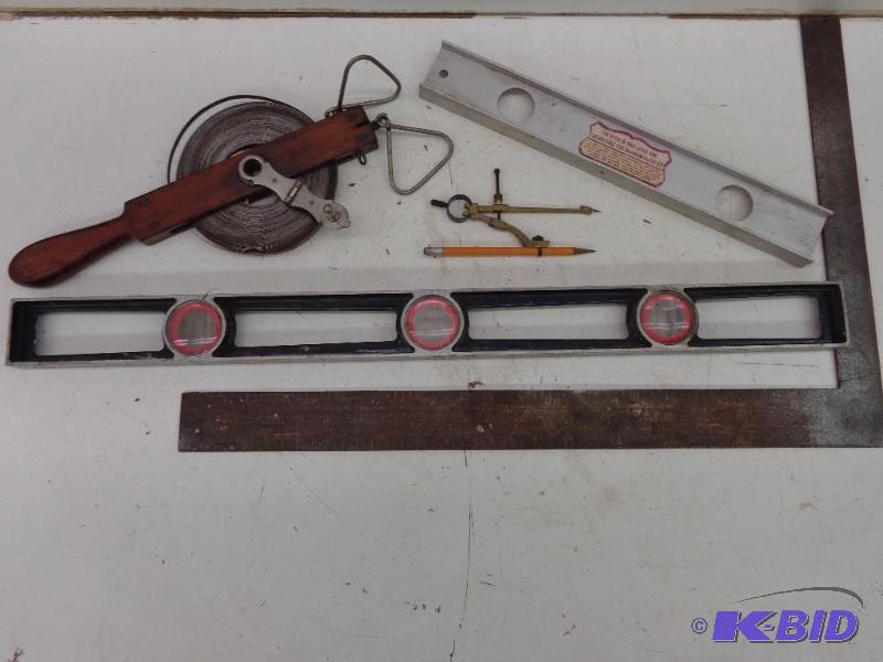 lot 128 image: Lufkin&nbspsteel tape, 100 ft  Square  2 l...