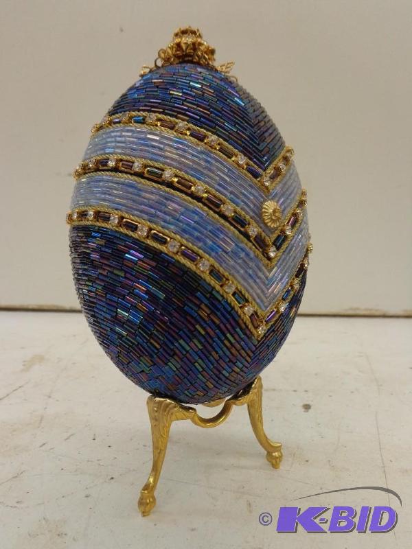 lot 133 image: Unique egg shaped jewelry box, &nbsp7 in tal...