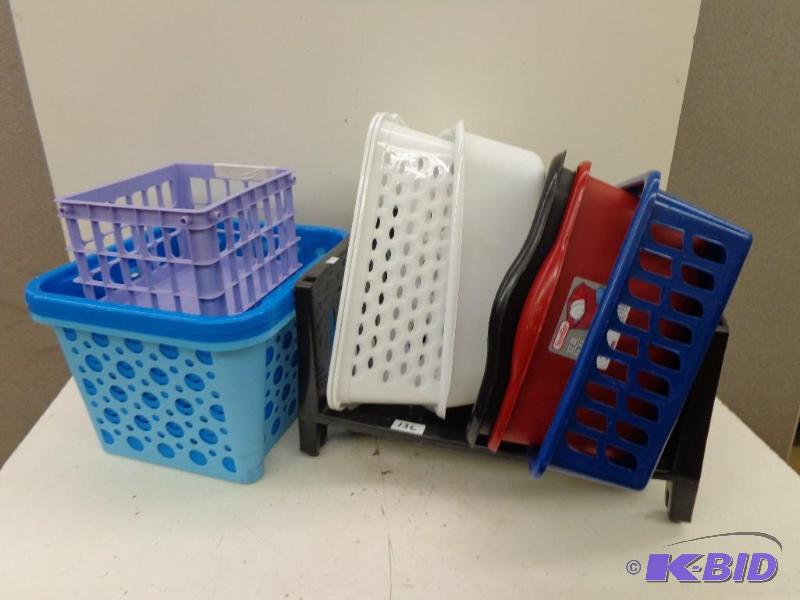 lot 136 image: Many plastic storage bins...