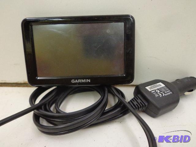 lot 14 image: Garmin NUVI 2475   Powers up, works great  4&...