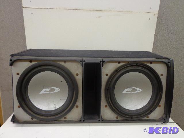 lot 43 image: Alpine sub-woofers   2 12" Type E Subs  ...