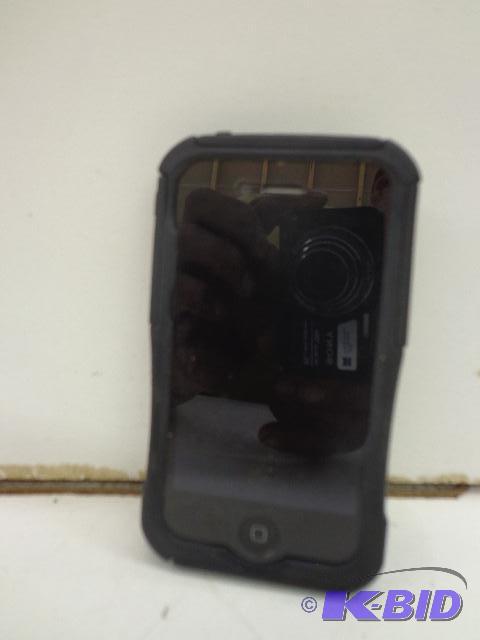 lot 63 image: Apple I Phone   Powers up and works good  Gre...