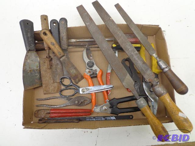 lot 93 image: Hand tools   2 Nicholson Bastard files 1 lon...