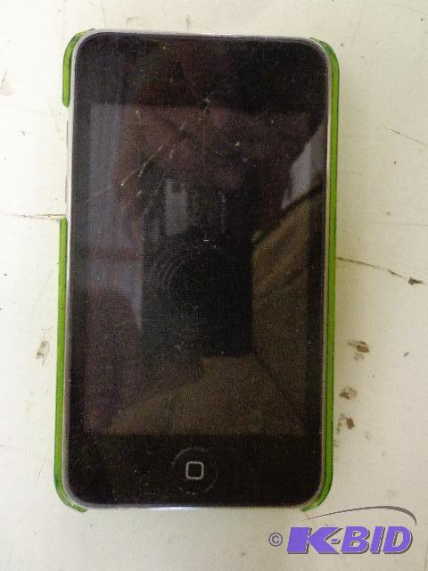 lot 95 image: Apple I-Pod   16 GB  Powers up, works good  T...