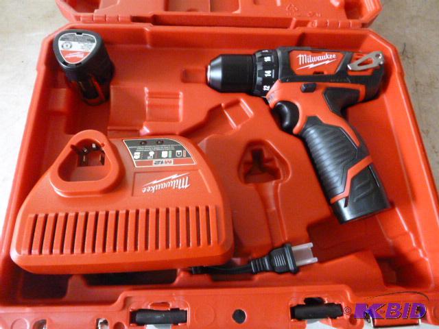 New Milwaukee Cordless Drill-Driver 2407-22 -...