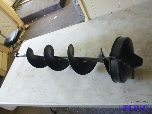 8&quot Strikemaster Auger With blade cover....