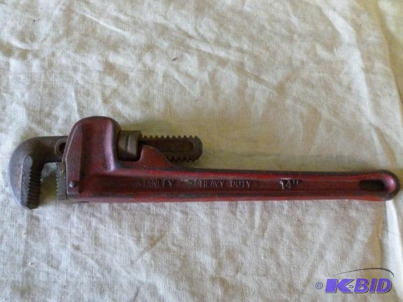 lot 106 image: Stanley 14" heavy duty pipe wrench....