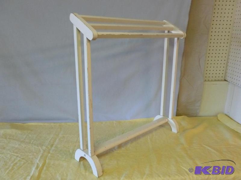 lot 11 image: Nice painted wood quilt rack that measures 6 ...