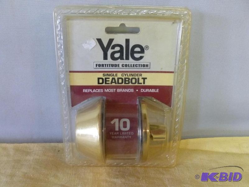 lot 114 image: Yale single cylinder deadbolt lock, brand new...