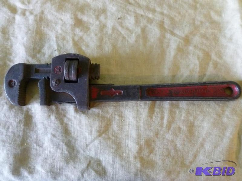 lot 117 image: Heavy duty 14" forged steel monkey wrenc...