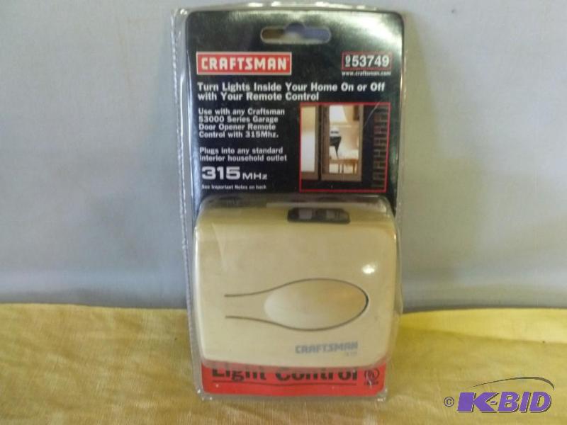 lot 127 image: Craftsman plug-in light control, brand new in...